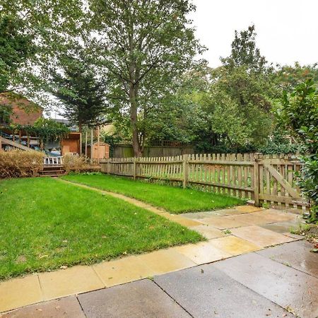 Airy Spacious 1 Bedroom Aprtment With Garden In Brixton Лондон Екстериор снимка