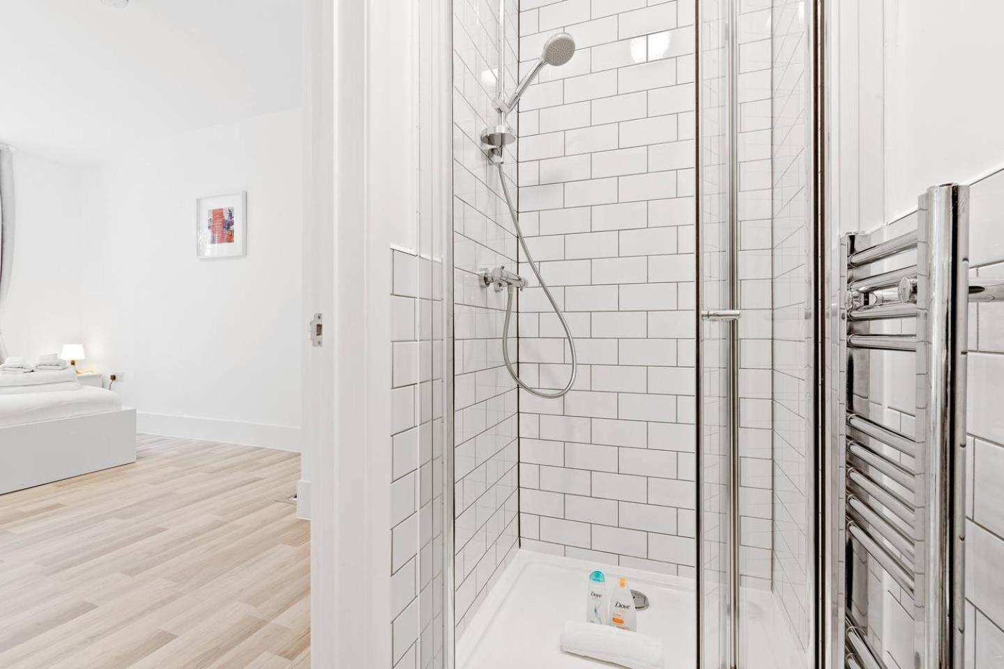 Airy Spacious 1 Bedroom Aprtment With Garden In Brixton Лондон Екстериор снимка
